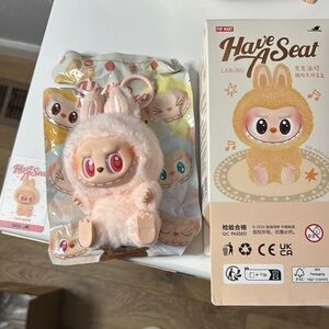 Have A Seat labubu - DADA